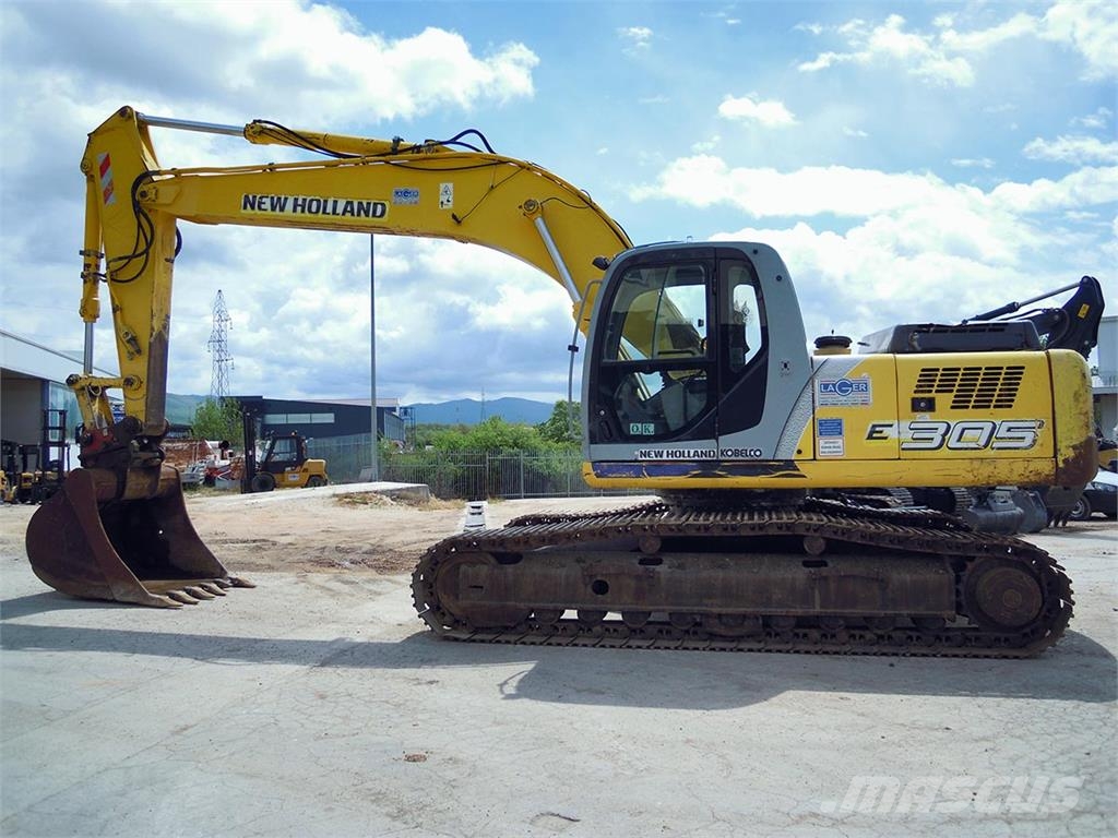 New Holland E305 Kāpurķēžu ekskavatori