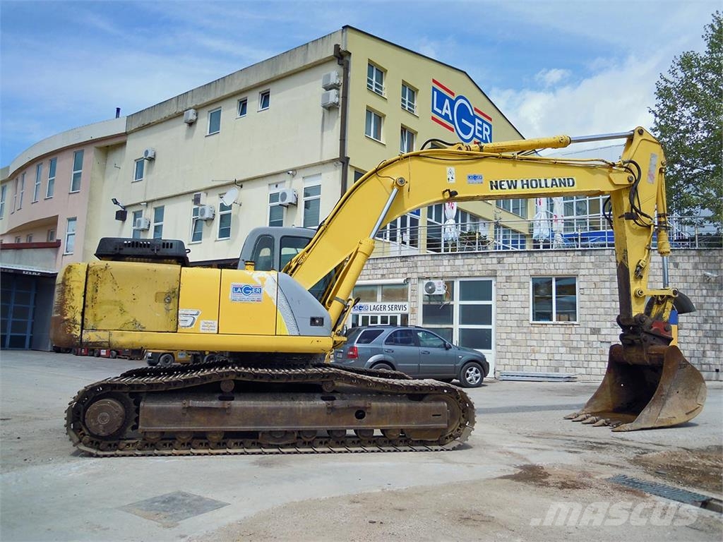 New Holland E305 Kāpurķēžu ekskavatori