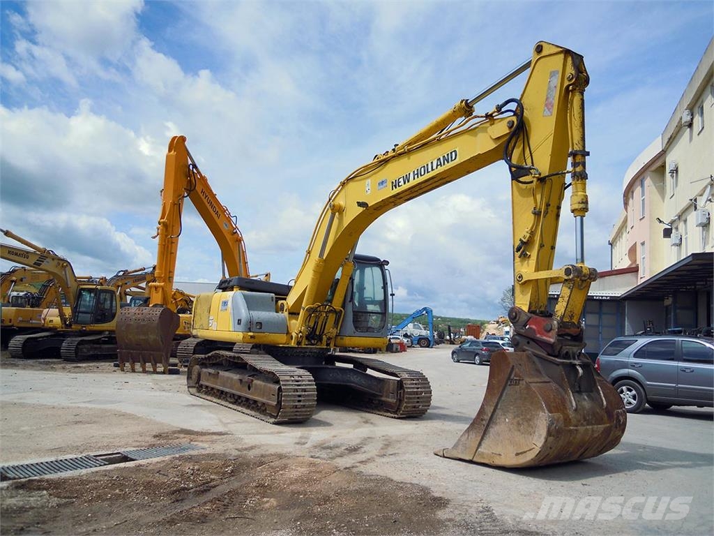 New Holland E305 Kāpurķēžu ekskavatori