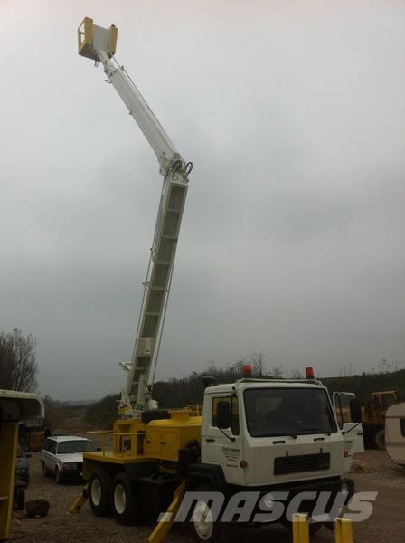 TAM 260T 32 Articulated boom lifts