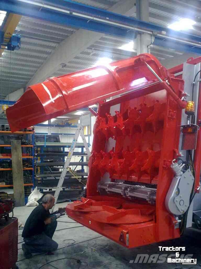 Compar Compact 700 معدات توزيع السماد العضوي
