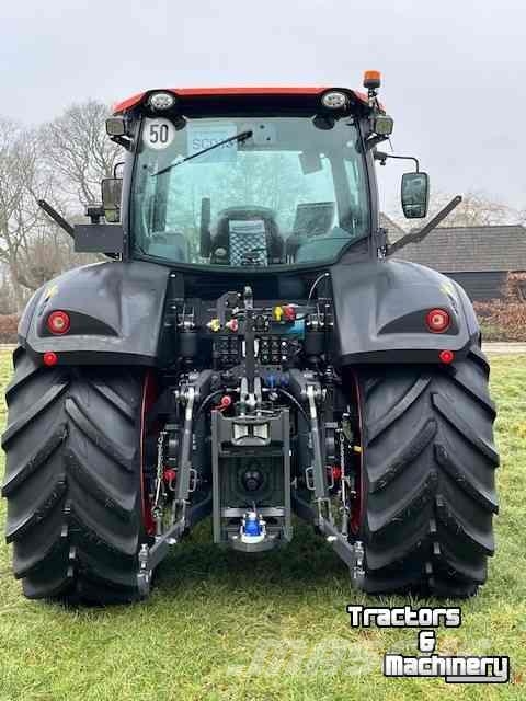 Kubota M7174 KVT Traktory