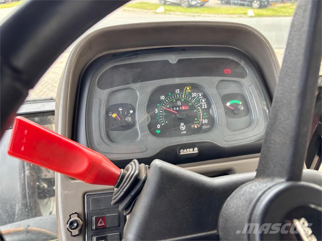 Case IH JXU 80 الجرارات