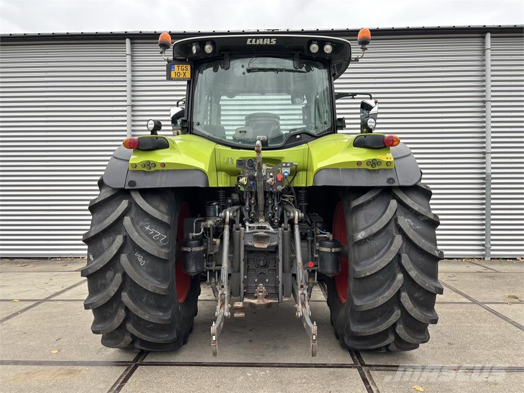 CLAAS Arion 650 CMATIC CIS Tractoren