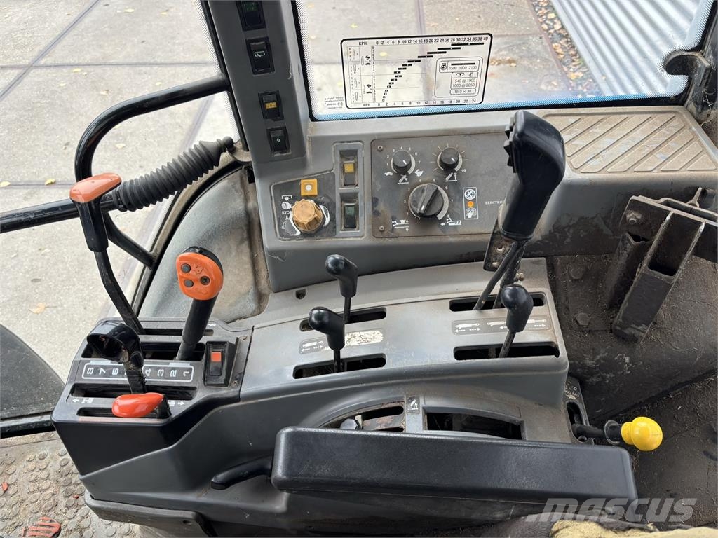 Ford 6640SLE 曳引機