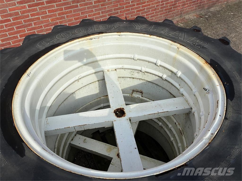 Goodyear 18.4R38 Dubbellucht トラクター