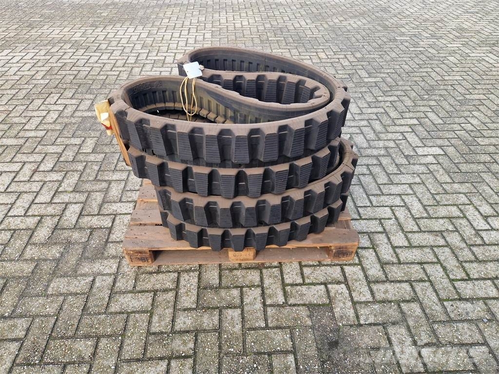 Hitachi ZX30/ZX35 Tracks (NIEUW) Agriculture - Others
