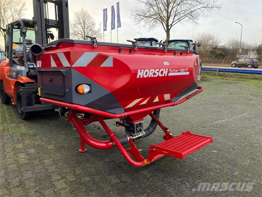 Horsch Partner 1600 FT Fronttank Incl. Tagetes Roerwerk Alte masini si accesorii de cultivat