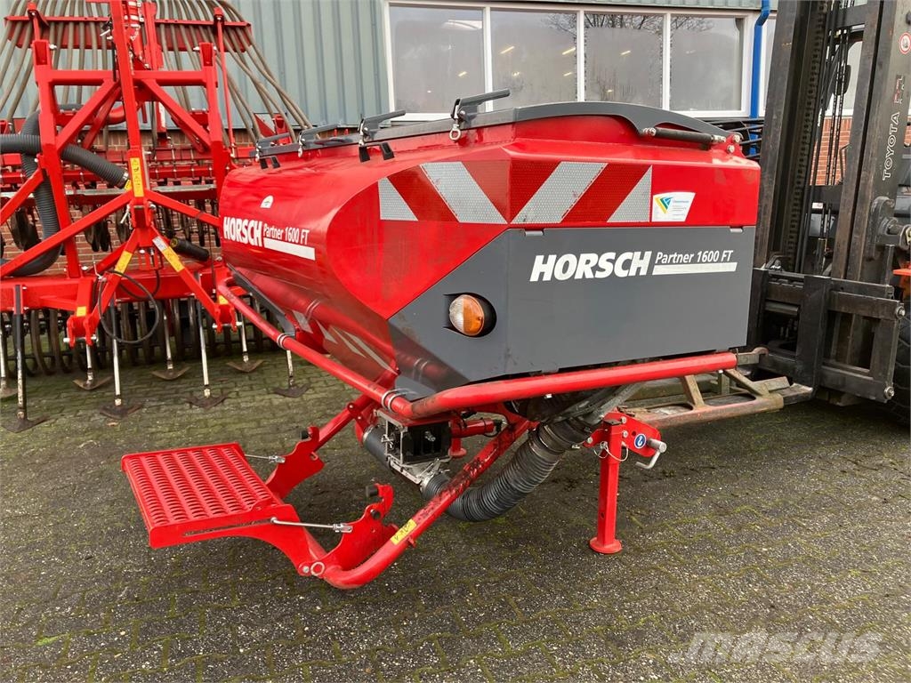 Horsch Partner 1600 FT Fronttank Incl. Tagetes Roerwerk Alte masini si accesorii de cultivat