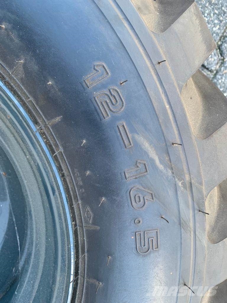 Kumho 12-16.5 Banden الجرارات