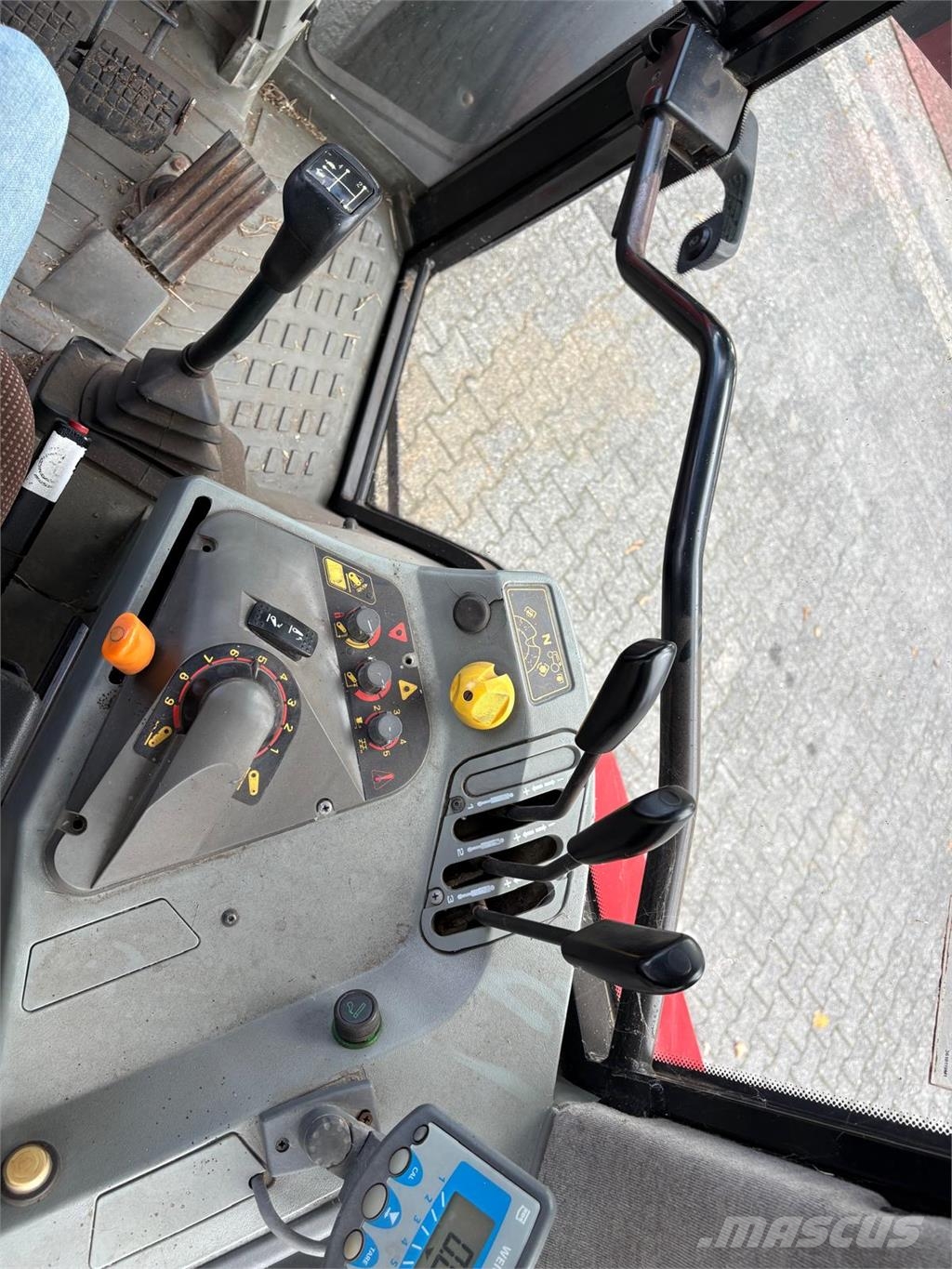 Massey Ferguson 6180 DynaShift Traktoriai