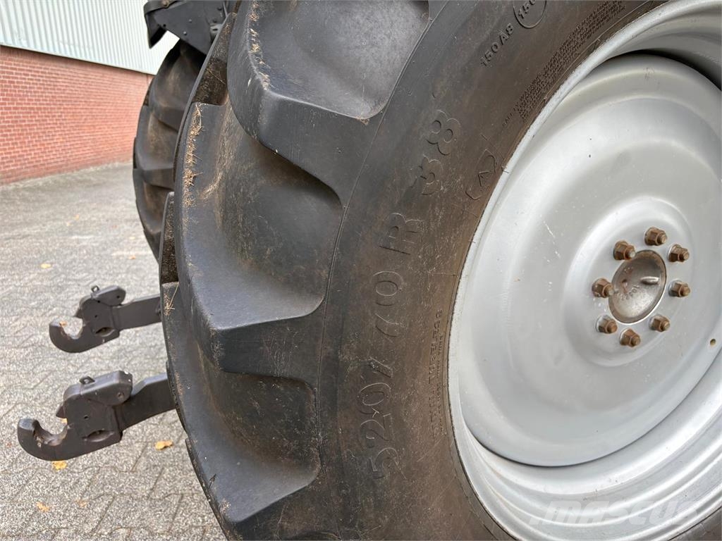 Massey Ferguson 6180 DynaShift Traktoriai