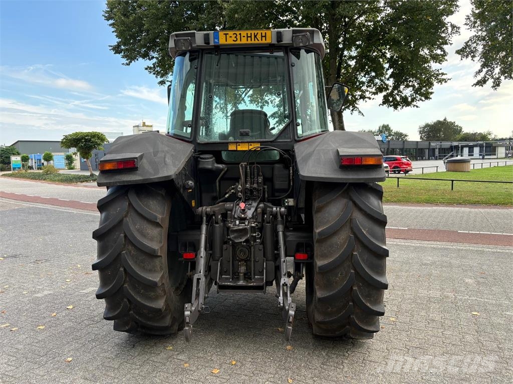 Massey Ferguson 6180 DynaShift Traktoriai