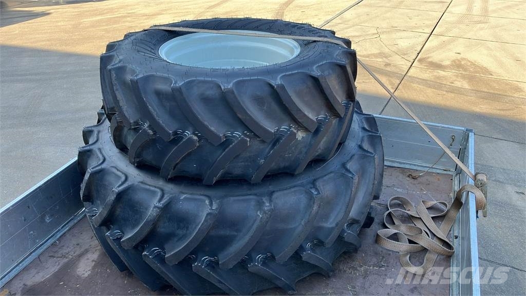 Mitas 440/65R24 & 540/65R34 Banden Tractors