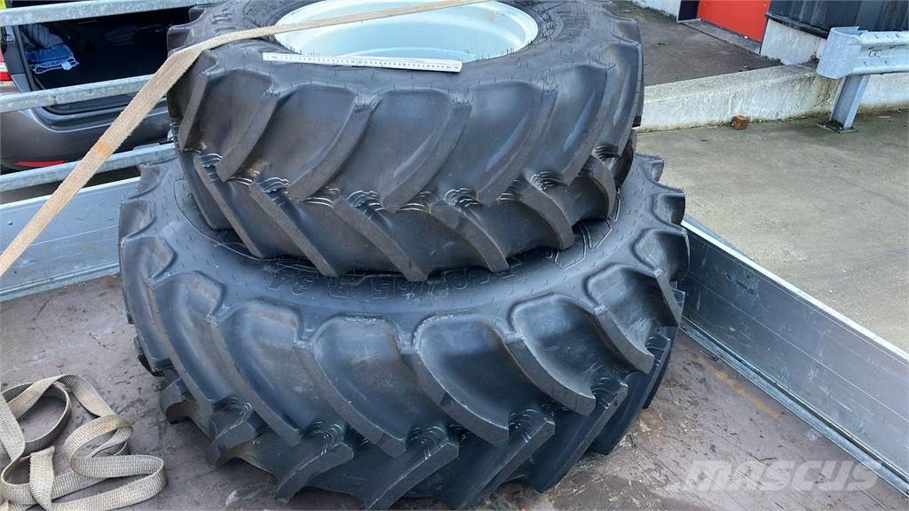 Mitas 440/65R24 & 540/65R34 Banden Tractors