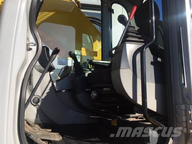 New Holland E225B Rupsgraafmachine Kāpurķēžu ekskavatori