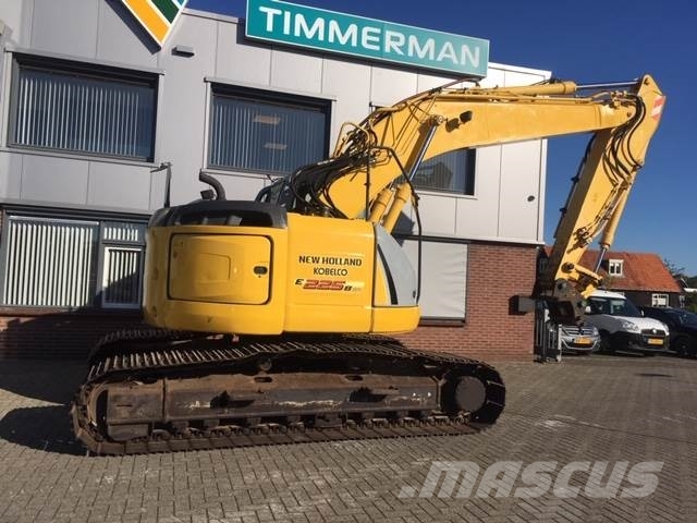 New Holland E225B Rupsgraafmachine Kāpurķēžu ekskavatori
