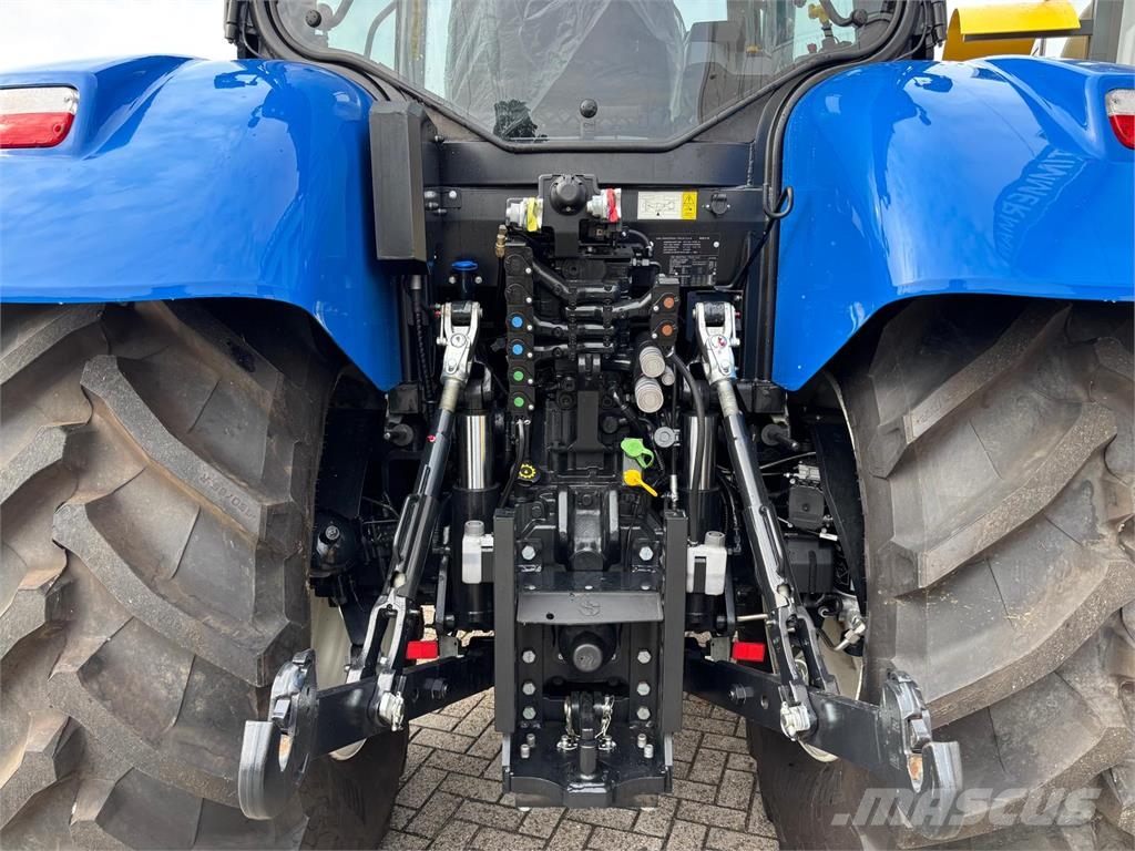 New Holland T6 155 AC (NIEUW) Tractores