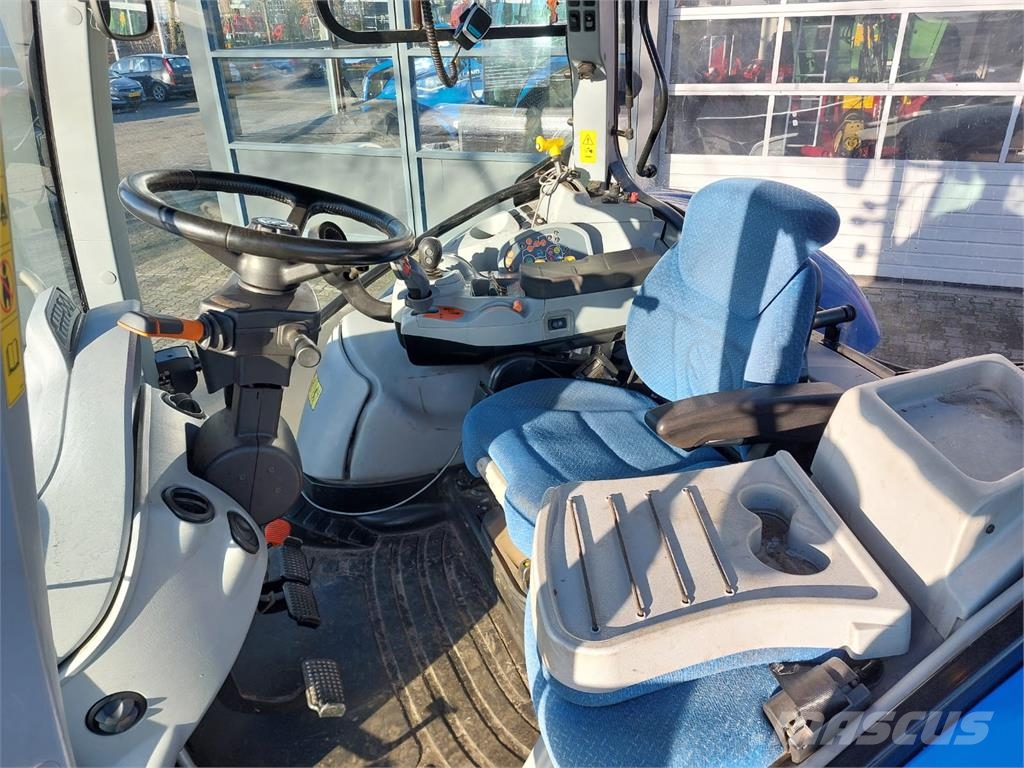 New Holland T7.210 AC Traktorji