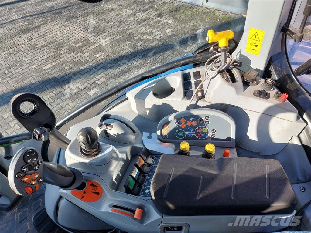 New Holland T7.210 AC Traktorji