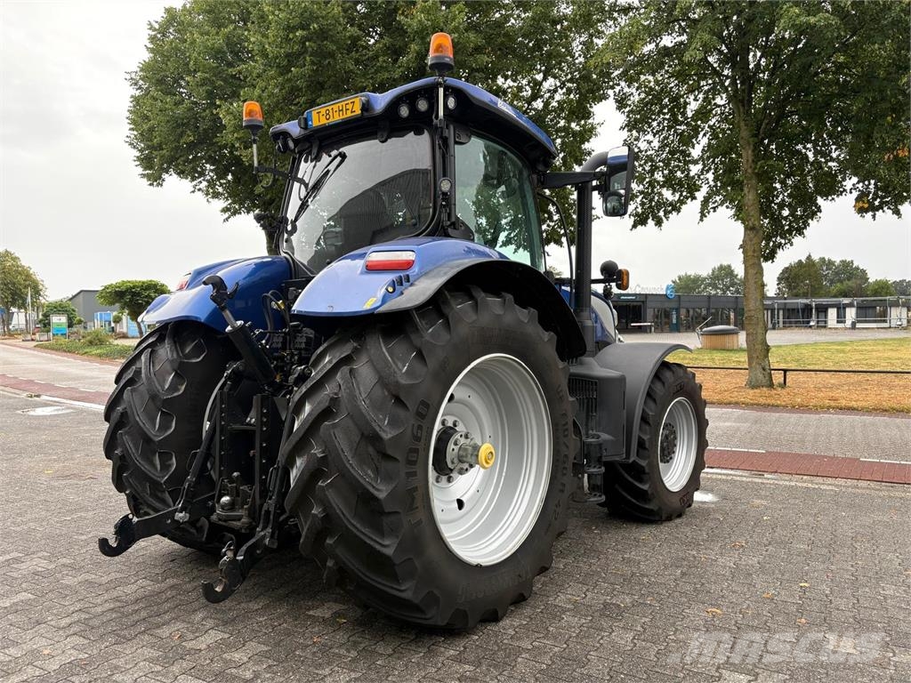 New Holland T7.270 AC Blue Power Traktorid