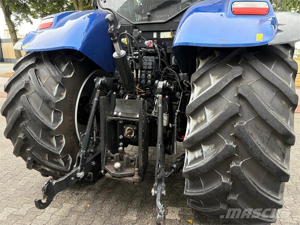New Holland T7.270 AC Blue Power Traktorid