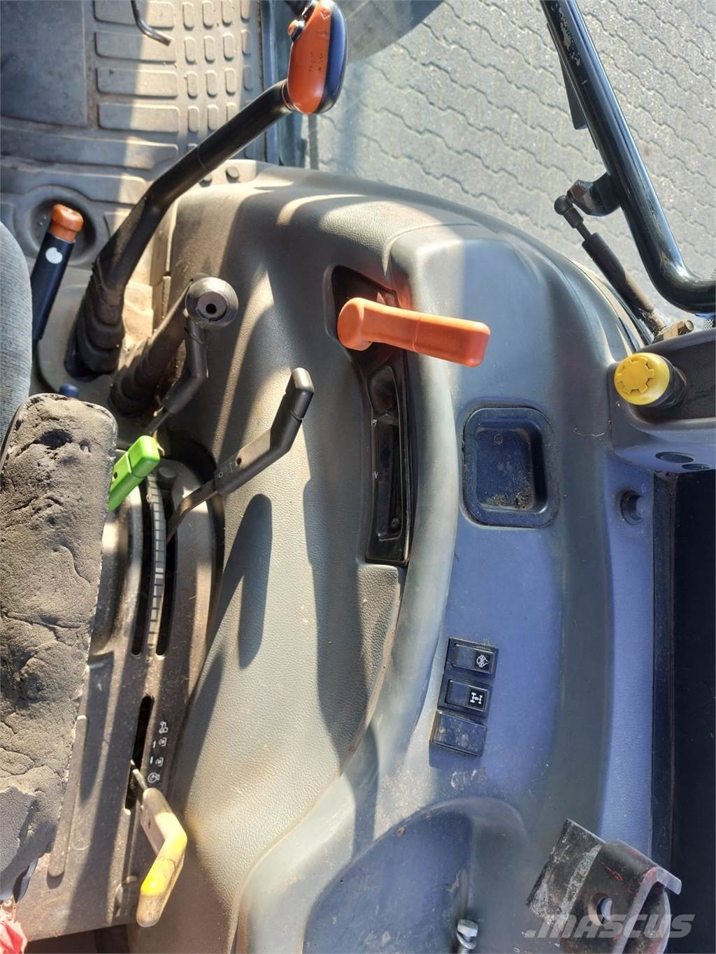 New Holland TL100A Traktorid