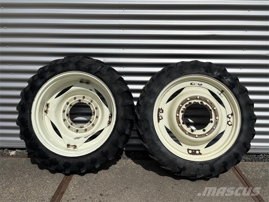  Set Alliance Banden 270/95R36 Verstelbare Velgen Traktoren