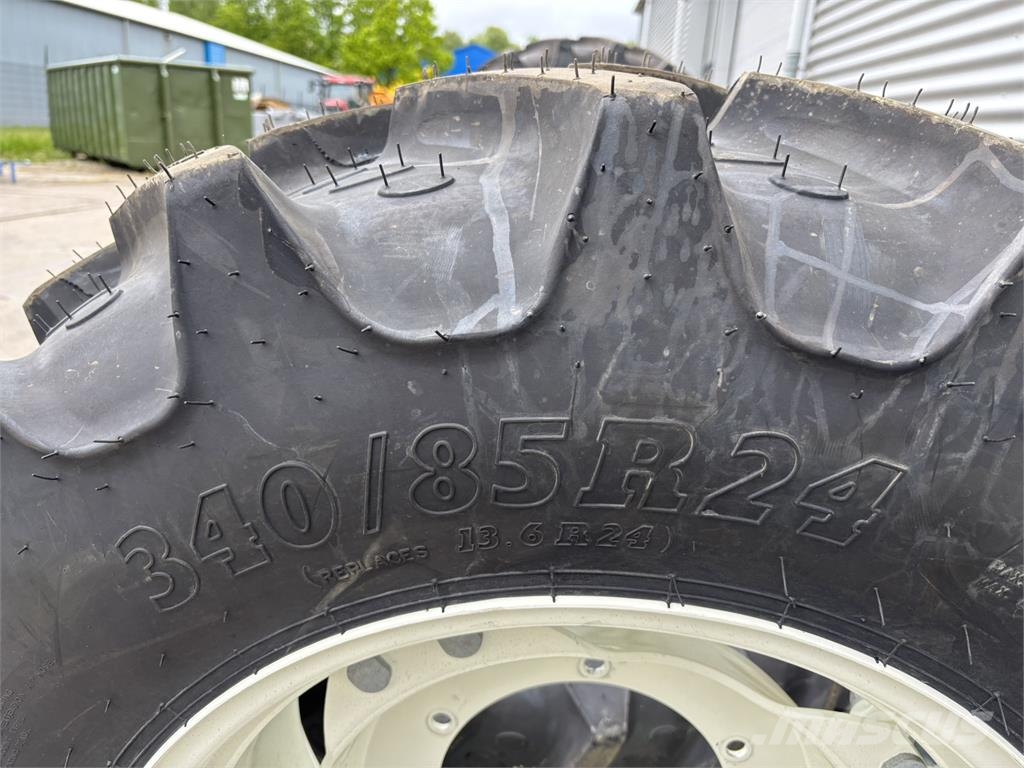 Set Bkt Agrimax Banden 420/85R34 en 340/85R24 Vers Tractors