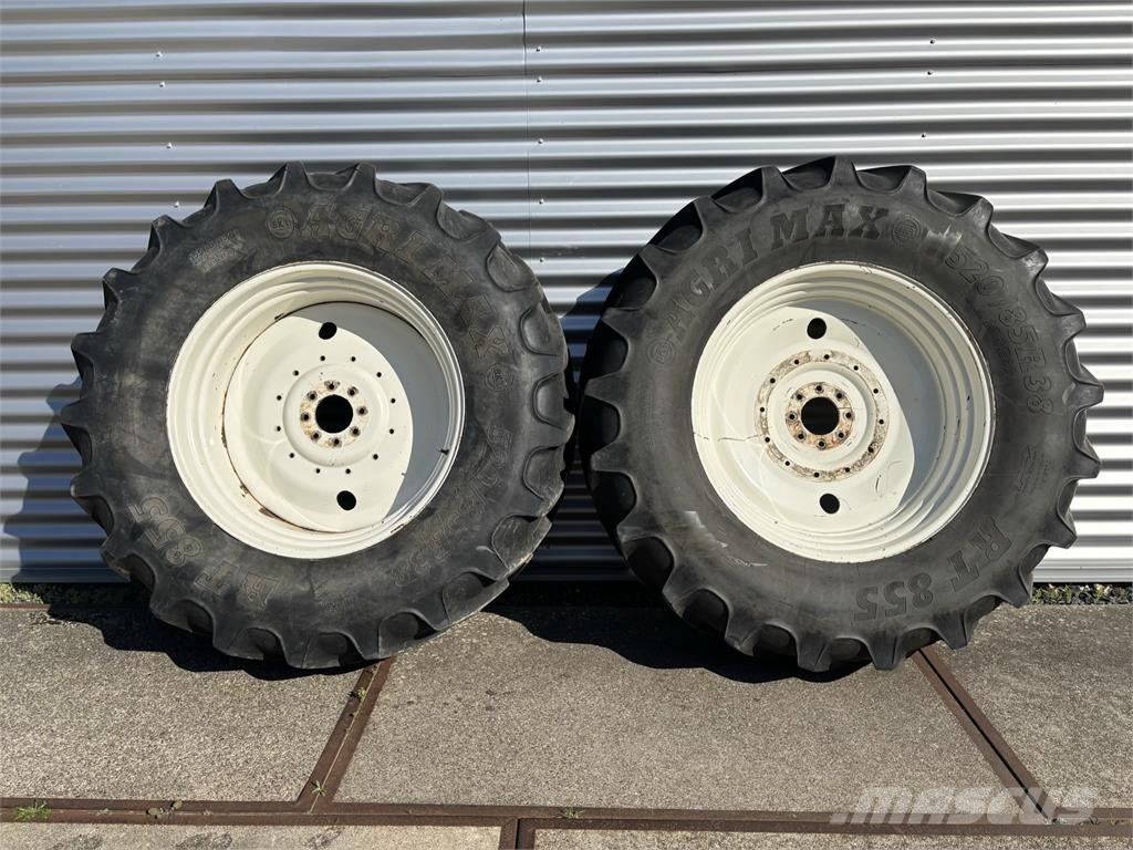 Set BKT Vanden 520/85R38 Vaste Velgen Traktorid
