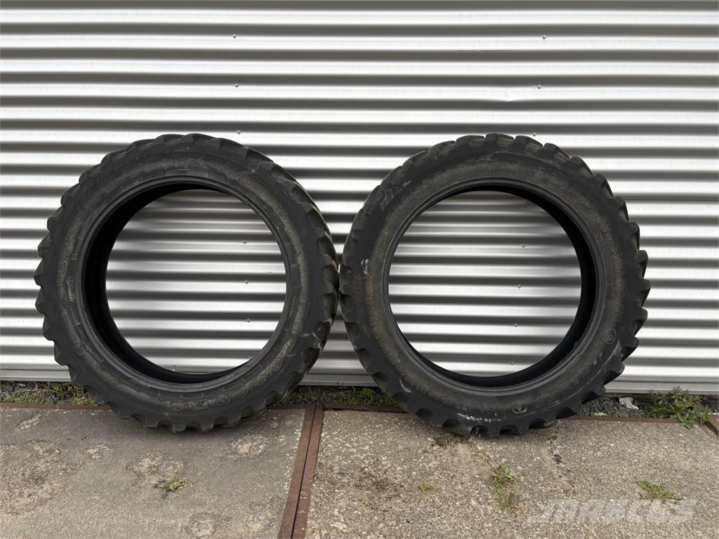  Set Firestone banden 270/95R38 Tractors