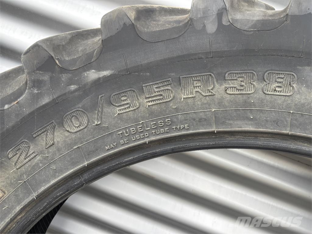 Set Firestone banden 270/95R38 Tractors
