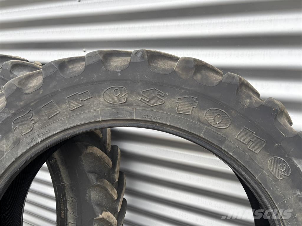  Set Firestone banden 270/95R38 Tractors