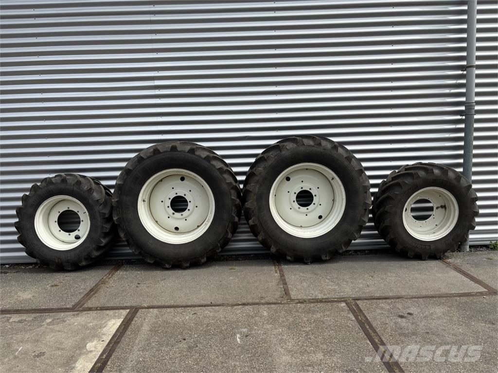Set Michelin Banden 540/65R34 & 440/65R24 Vaste Ve Tracteur