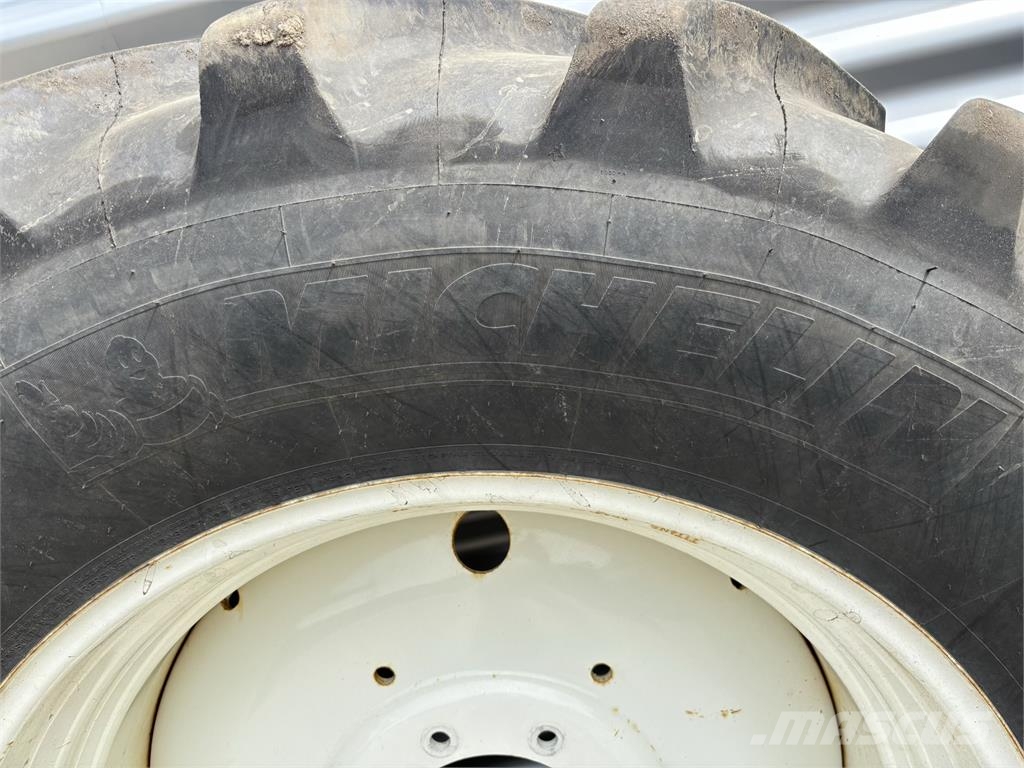 Set Michelin Banden 540/65R34 & 440/65R24 Vaste Ve Tracteur