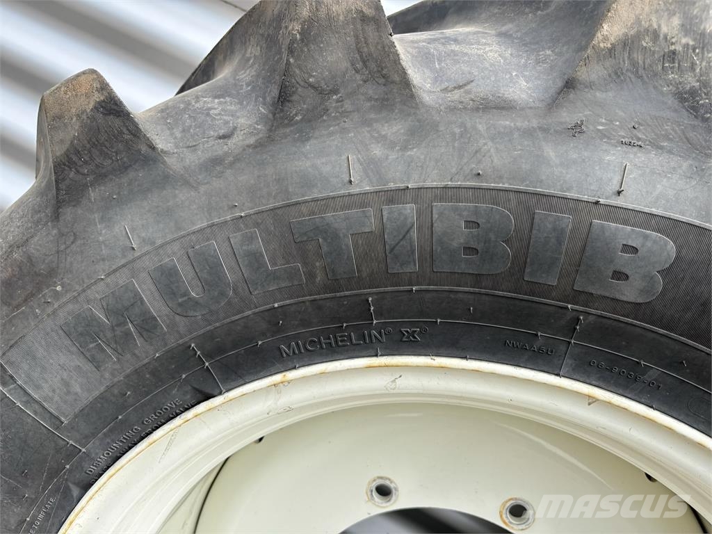 Set Michelin Banden 540/65R34 & 440/65R24 Vaste Ve Tracteur