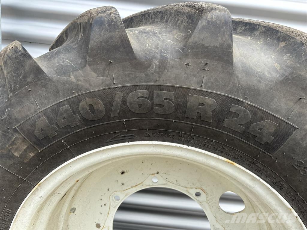 Set Michelin Banden 540/65R34 & 440/65R24 Vaste Ve Tracteur