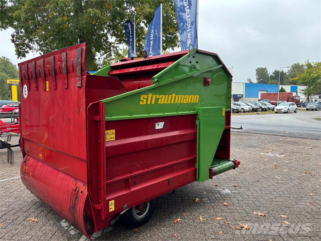 Strautmann UBVW Blokkendoseerwagen Dubbele Walsen Оборудование для животноводческих ферм