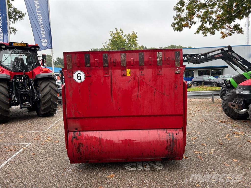 Strautmann UBVW Blokkendoseerwagen Dubbele Walsen Оборудование для животноводческих ферм