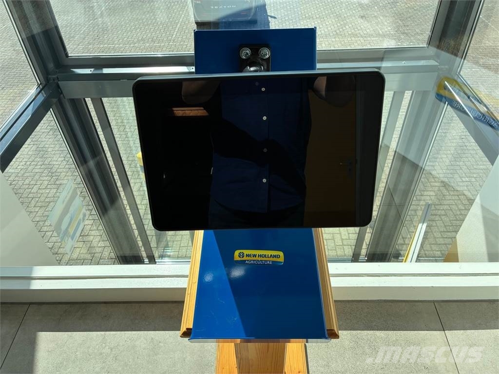 Trimble XCN 2050 + Nav III + AG25 + TM200 GPS Systeem 曳引機