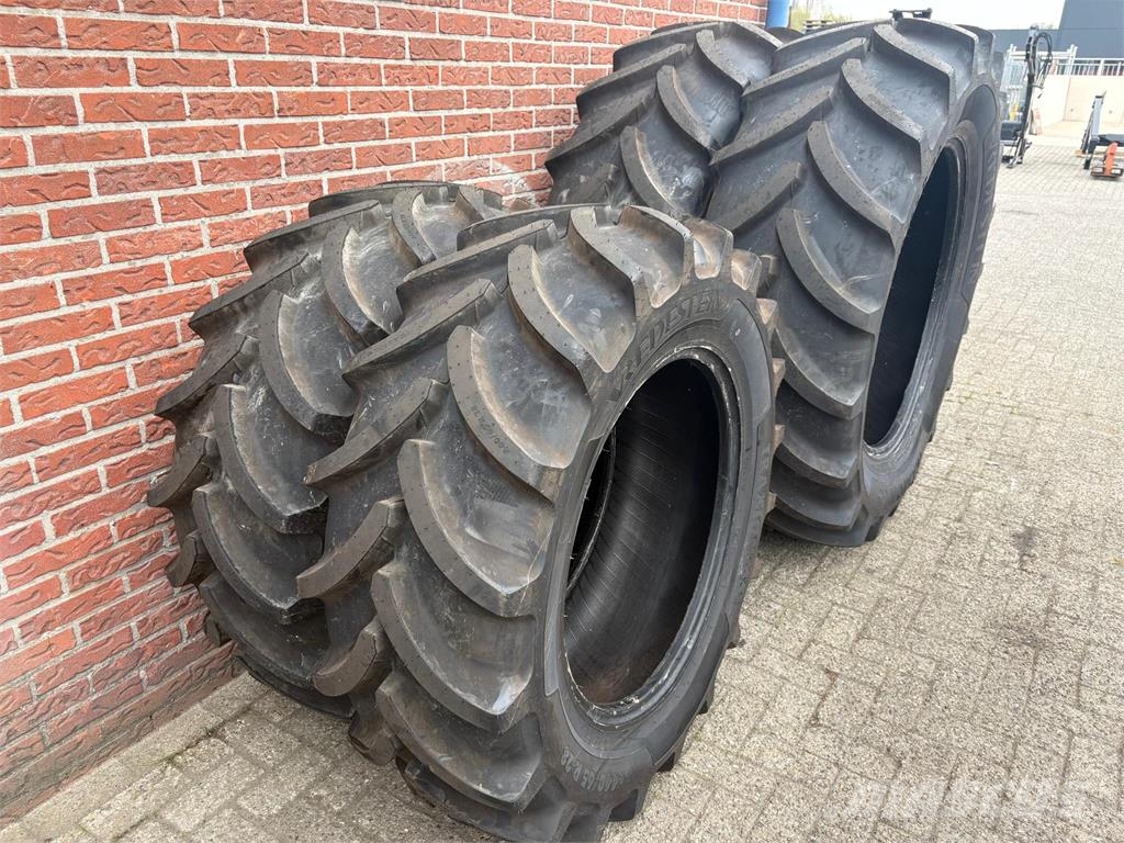 Vredestein 540/65R38 en 440/65R28 Banden Tractores