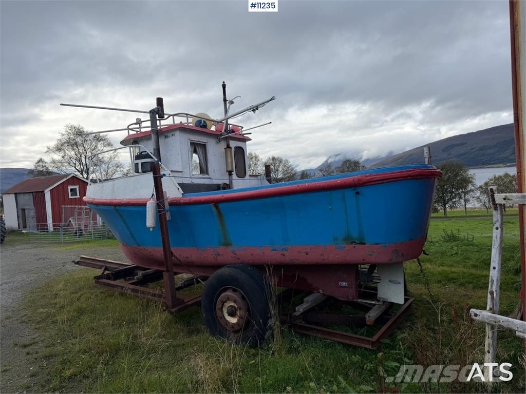  24 fots båt med Saab 22 motor مكونات أخرى