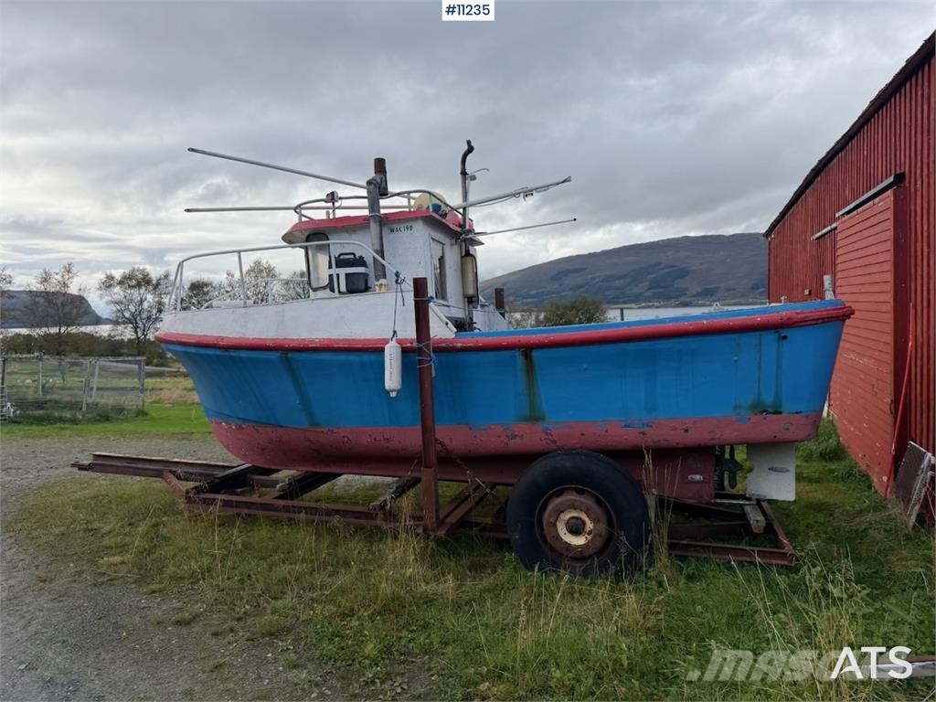  24 fots båt med Saab 22 motor مكونات أخرى
