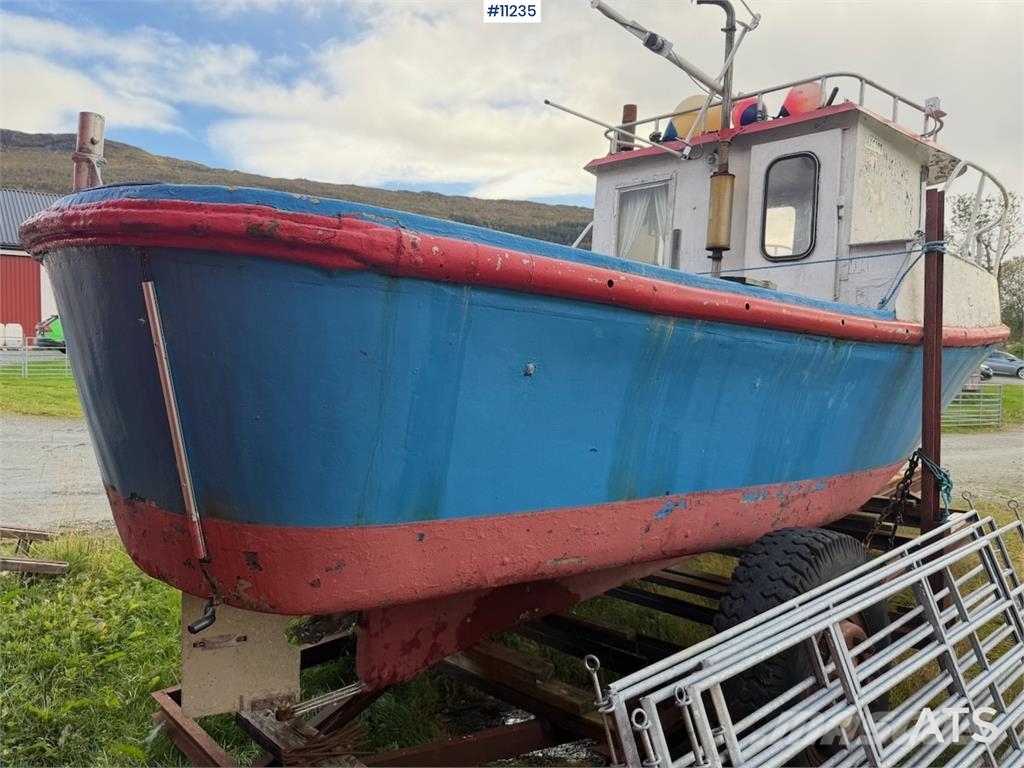 24 fots båt med Saab 22 motor مكونات أخرى