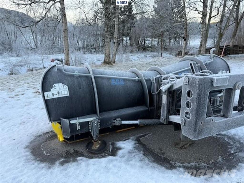Arctic Machine Snøskjær حراثات ونصول الجليد