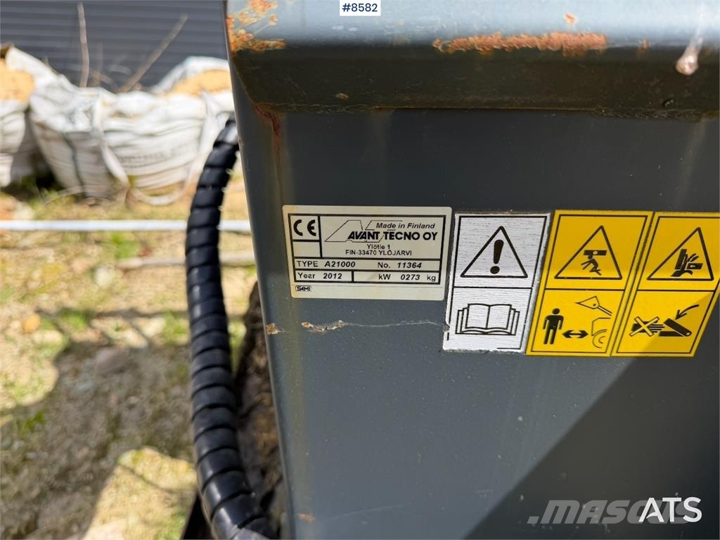 Avant A2100 معدات أخرى للحصاد