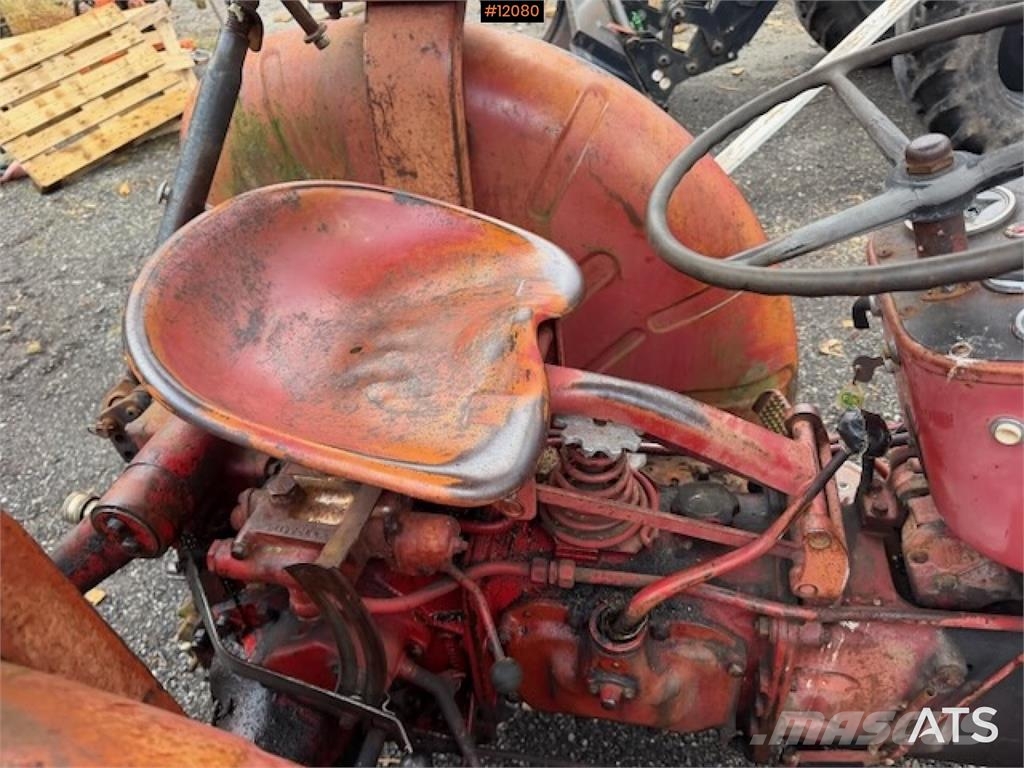 Bolinder-Munktell BM Buster 320 Traktorer