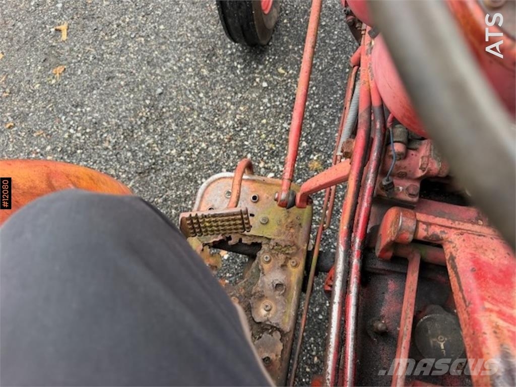 Bolinder-Munktell BM Buster 320 Traktorer