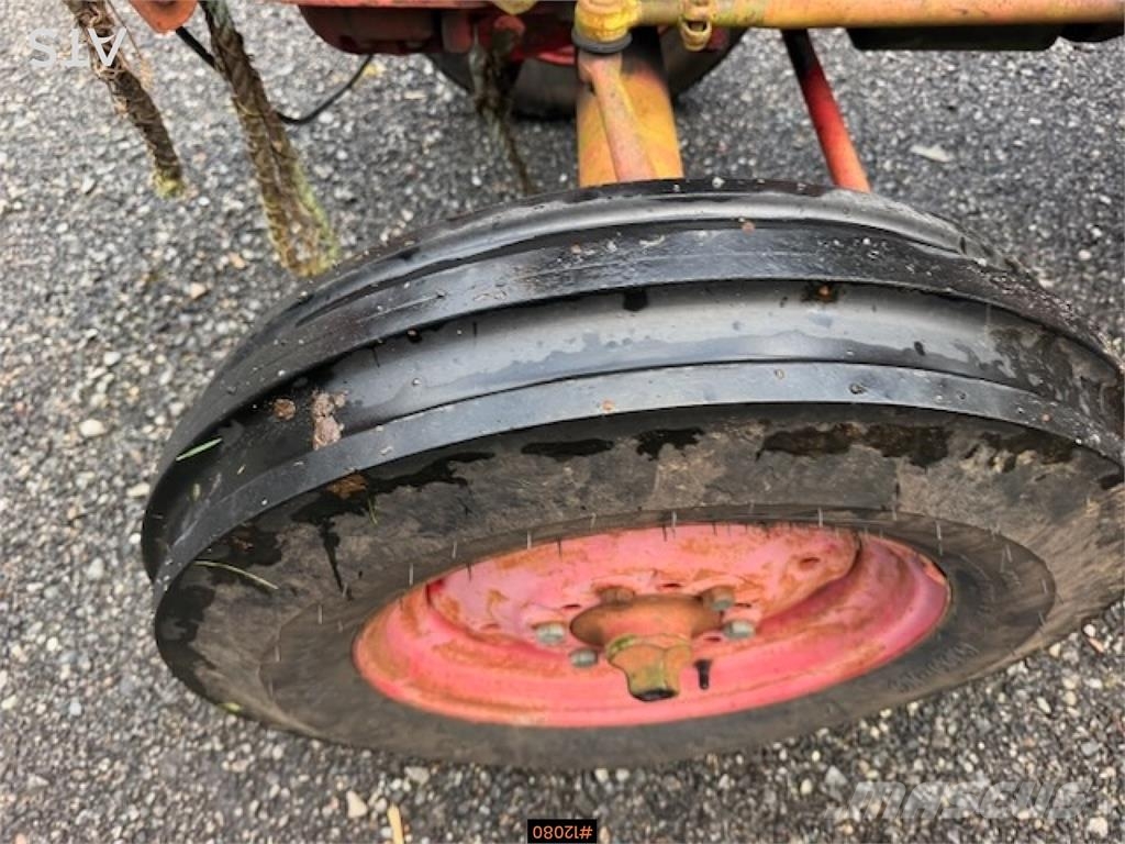 Bolinder-Munktell BM Buster 320 Traktorer