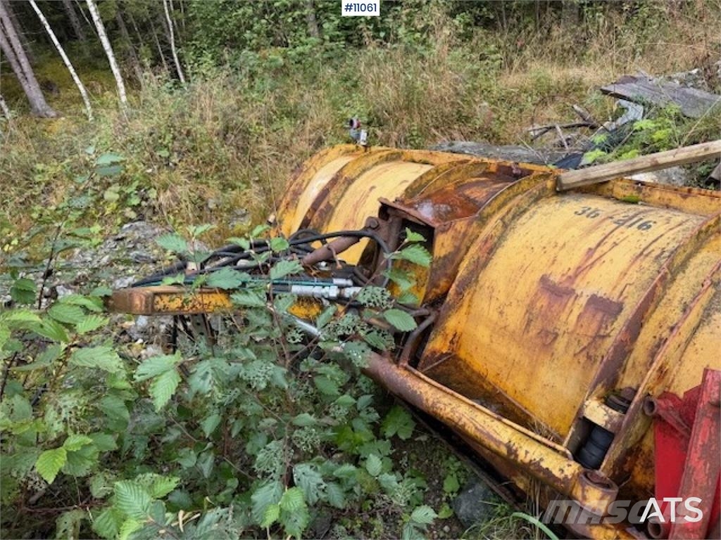 Brøyteplog Brøyteplog Снежные отвалы и плуги